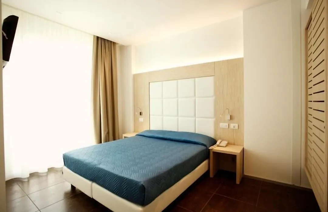 Hotel Fantasy-1